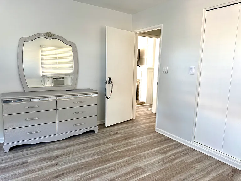 2301 N Poinsettia Ave — Photo 7