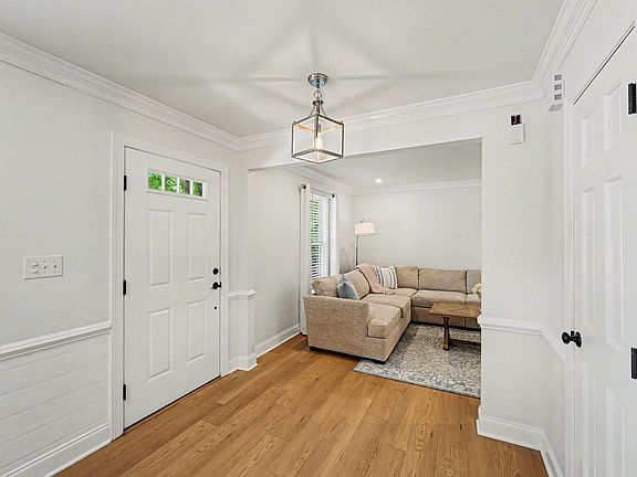 3rd image of 5605 Knollwood Rd