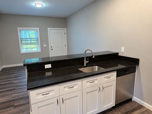 5th image of 3548 Lafayette Rd #201