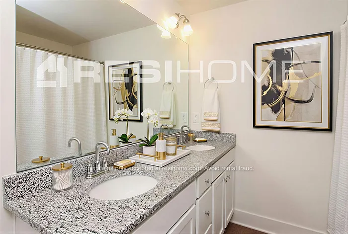 292 Emerald Dr — Photo 12