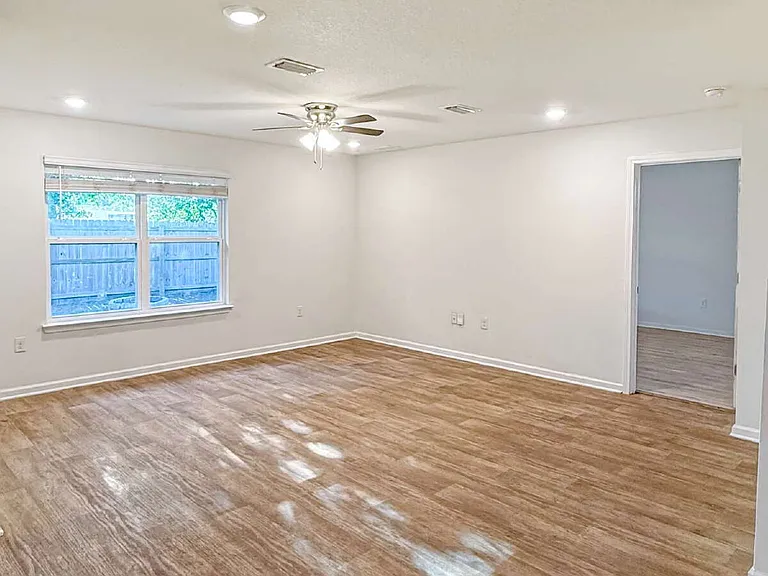 7469 Steeplechase Blvd — Photo 12