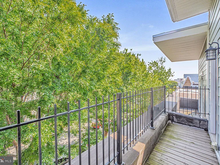 608 Irving St NW #1 — Photo 11
