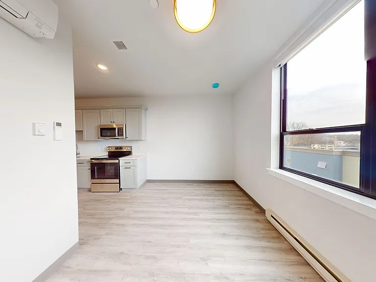 City West — Photo 26