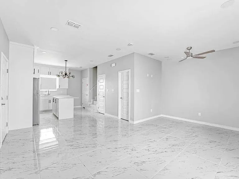 2409 E Viviana St — Photo 3