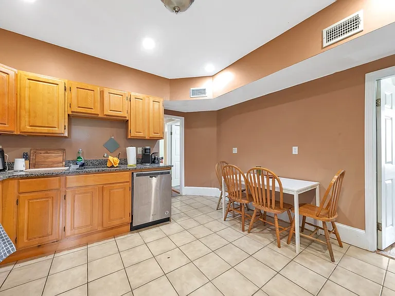 22 Fisher Ave #3 — Photo 5