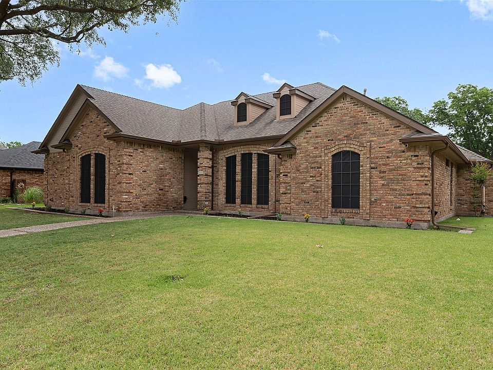 1st image of 3114 Oak Trail Dr