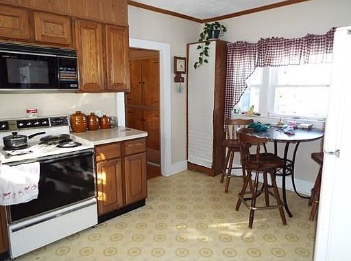 2nd image of 12 Milliken Ave