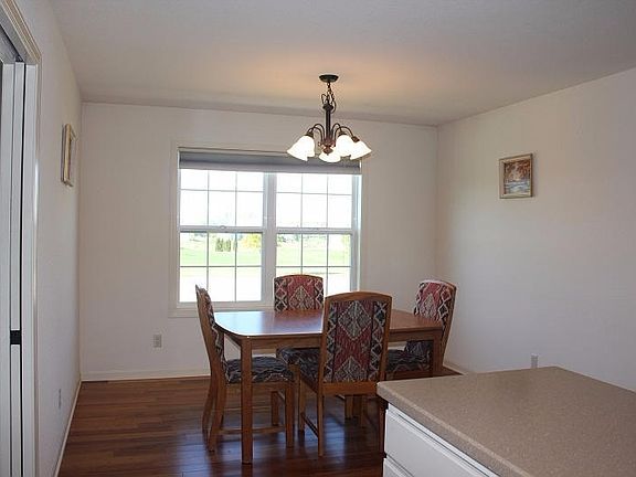 4th image of W191N15842 Sherman Parc Cir