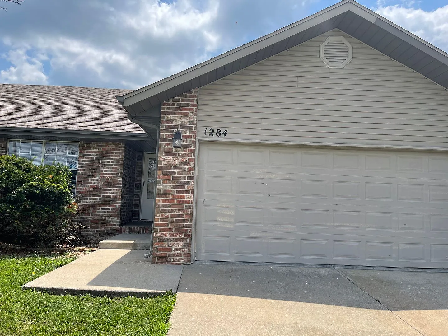 1282 - 1284 Pinhook Drive — Photo 1