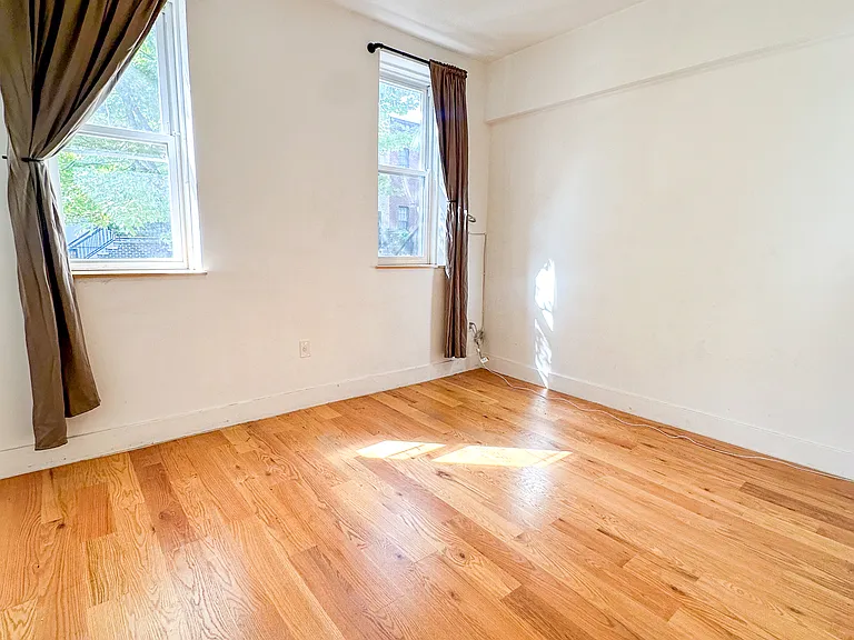 494 Hart St #1 — Photo 5