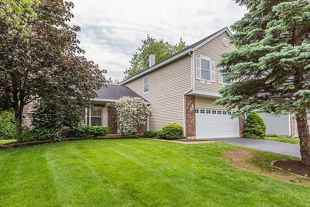 2071 Queensbury Ct photo 1