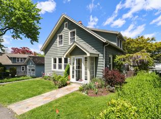44 Pickwick St, Fairfield, CT 06825