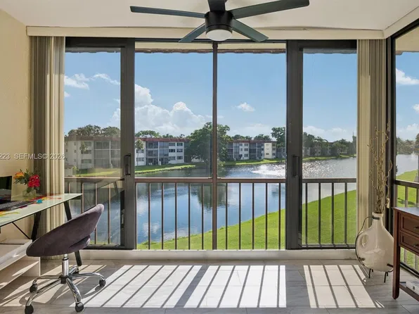 311 S Hollybrook Dr APT 309, Hollywood, FL 33025