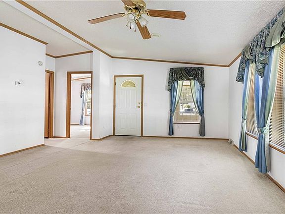 5th image of 26 Bluebird Dr