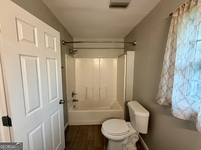 2442 Antwerp Dr SE — Photo 14