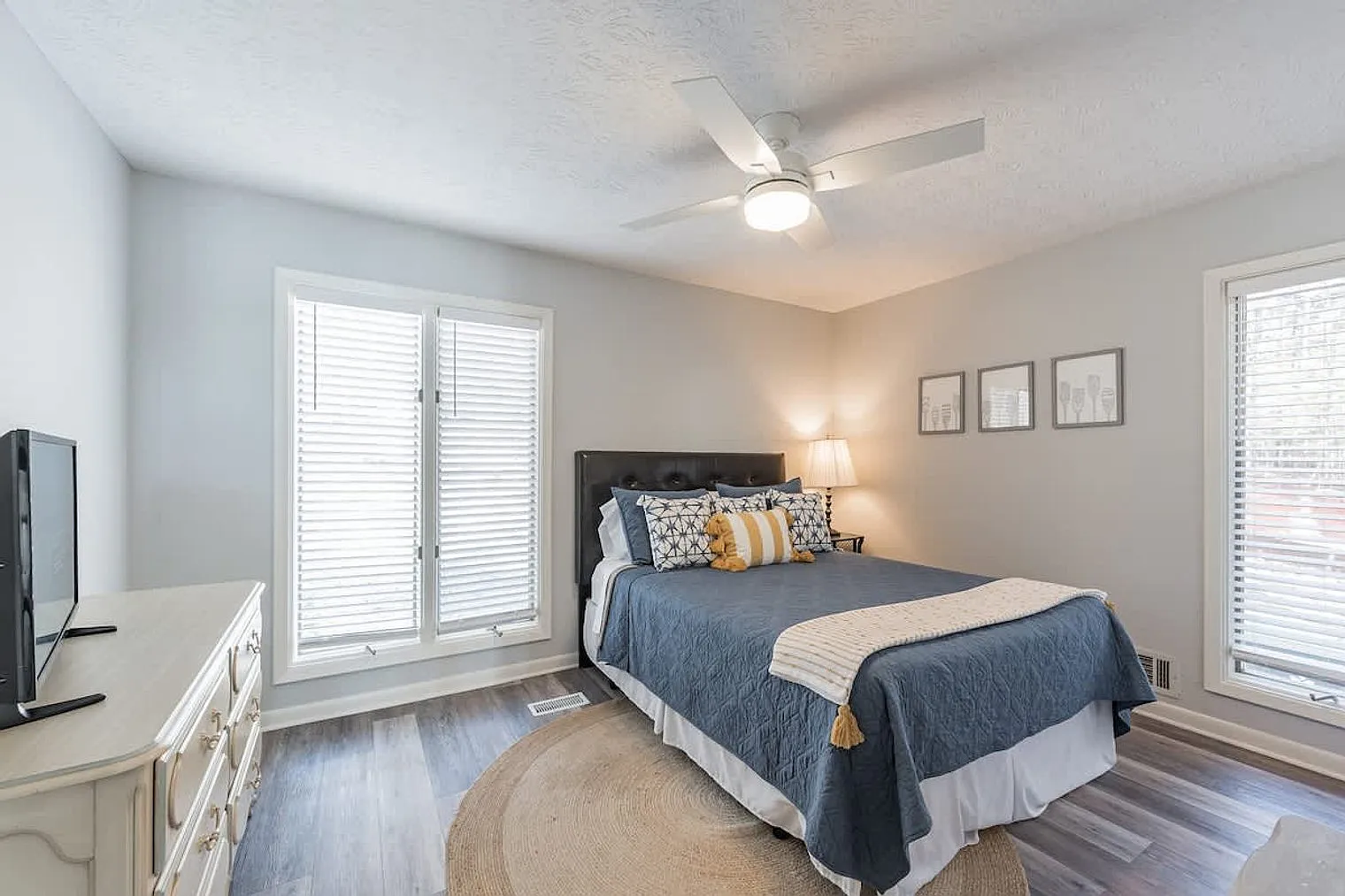 5 bed, 3.0 bath, $9,692 — Photo 4