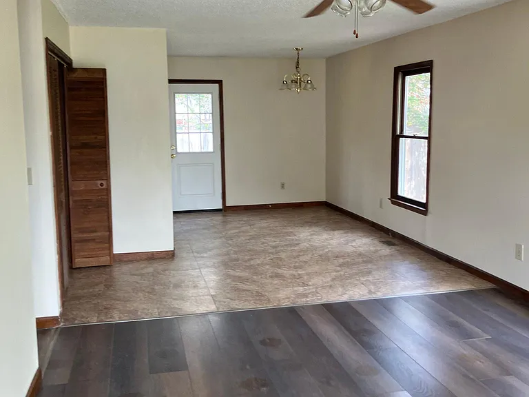 2266 Pineknoll Ter — Photo 2