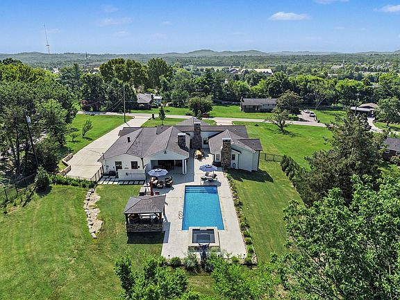 3rd image of 5008 Ashby Dr