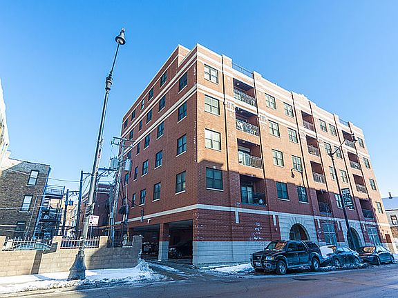 2nd image of 2740 W Armitage Ave #Penthouse 4