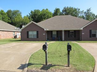 305 Mockingbird Ln APT A, White Oak, TX 75693