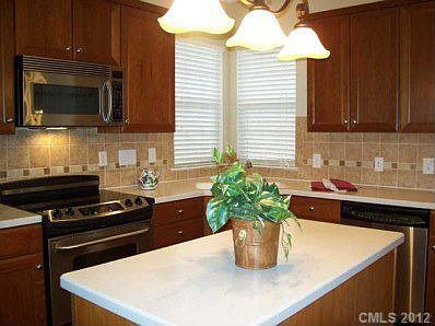 2nd image of 3033 Azalea Dr