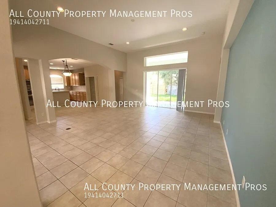 3 Bedroom + Bonus/ Office Room / 3 Bath / 2 Car Garage / Open Floor Concept in The Oaks at Woodla... — Photo 3