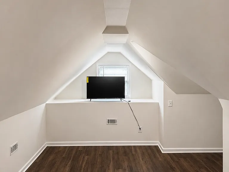 1609 Barry Rd — Photo 12