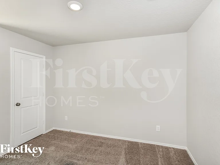 10766 Prusiner Dr — Photo 15
