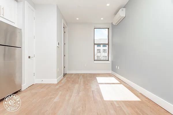 Rented by MySpaceNYC | media 3