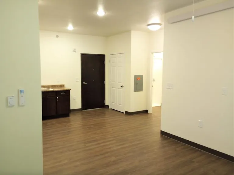 749 Streeter Dr #749 — Photo 2