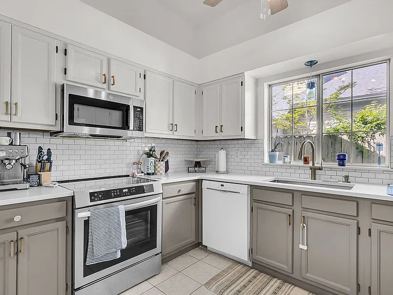 2045 Arundel Pl — Photo 21