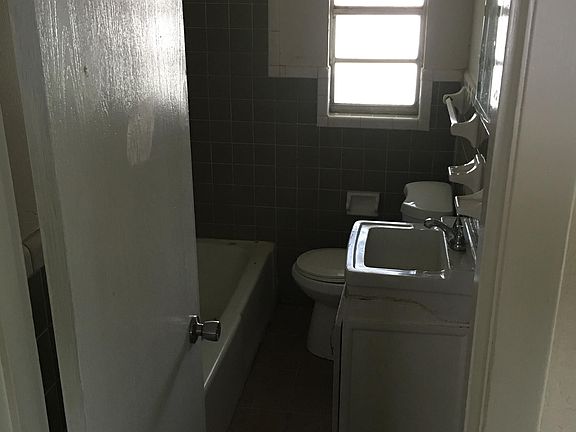 5th image of 1407 W 14th St