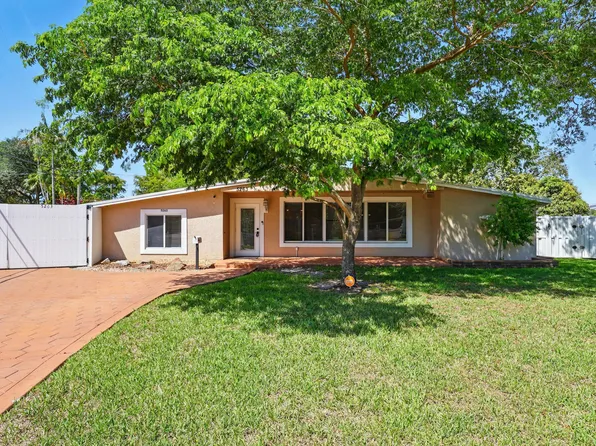 5263 Redwood Place, Plantation, FL 33317