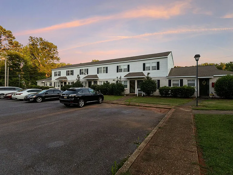 Bellview Apartments — Photo 17