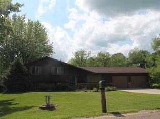 736 Sportsmans Valley Rd N, La Crescent, MN 55947