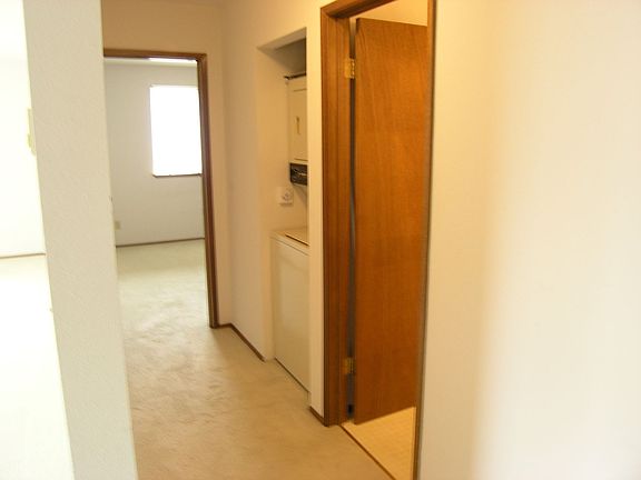 4th image of 1051 SE 8th Ave APT B201