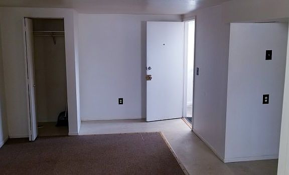 3rd image of 3734 1/2 Roosevelt Ave