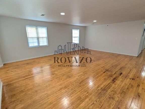 4th image of 23 Parkway Dr W APT 3