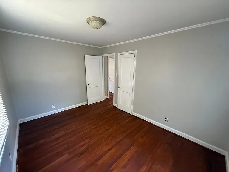 305 N State St — Photo 2