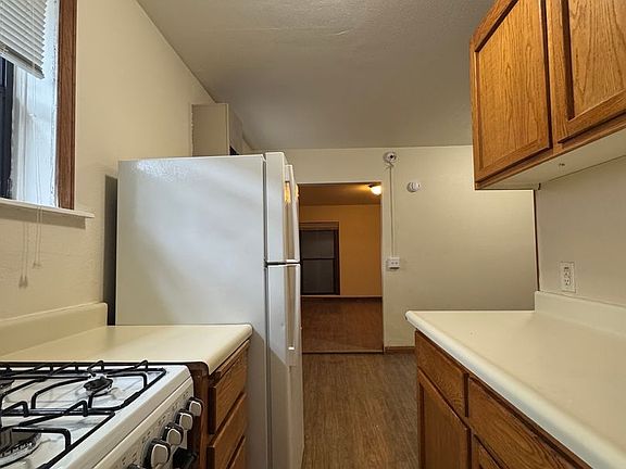 4th image of 1812 E Republican St #10