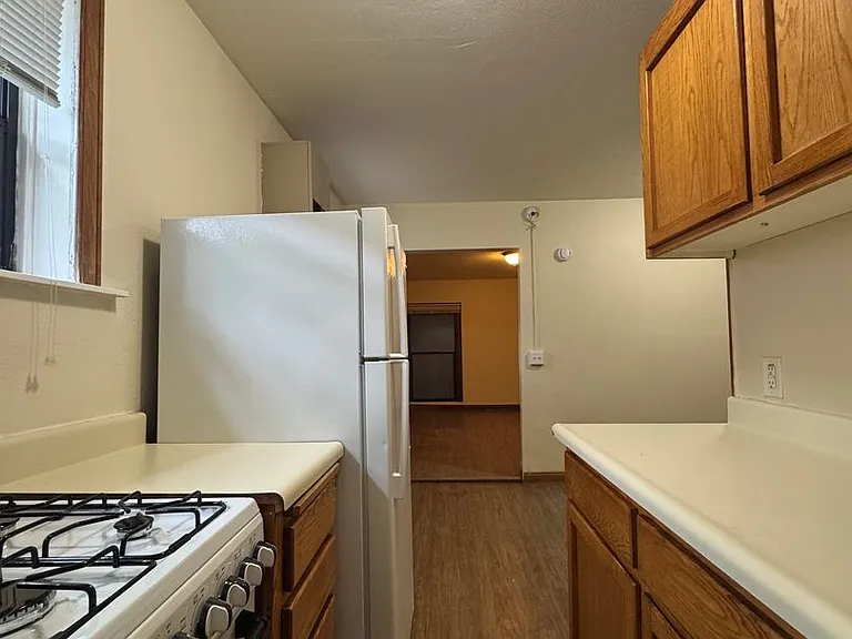 Regis Apartments — Photo 9