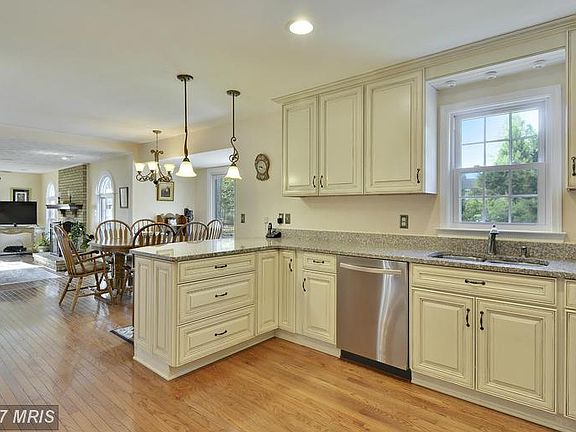 4th image of 12003 Holly Crest Ct