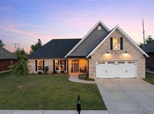 5726 Sugar Berry Ln, Jeffersonville, IN 47130