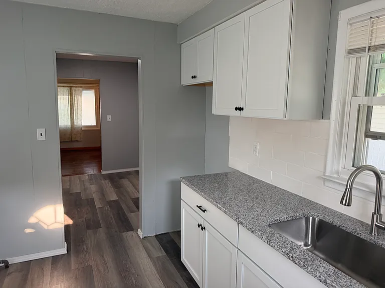 6139 Hampden St — Photo 5