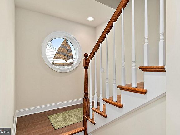 3rd image of 119 New Castle Dr