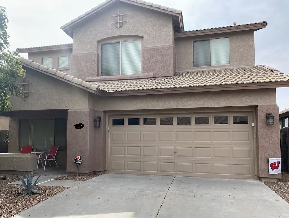 4 bed, 2.5 bath, 2237 sqft, $2,500 — Photo 1