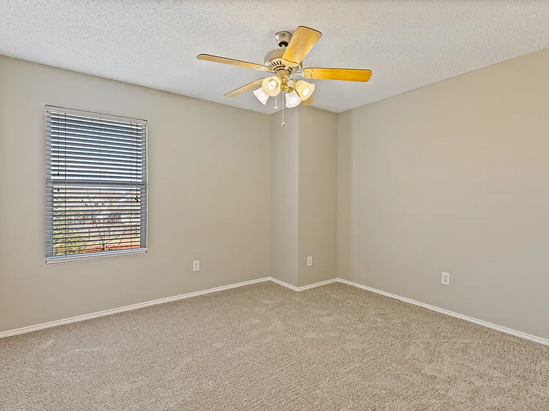 4717 Waterford Dr — Photo 9