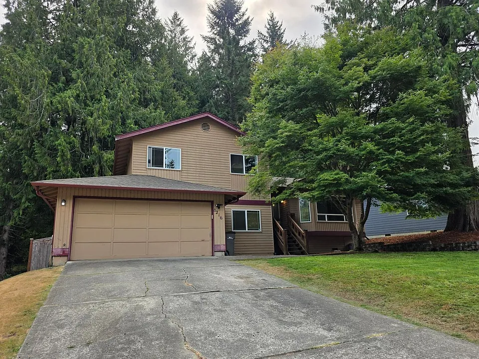 8216 Winchester Ct NW