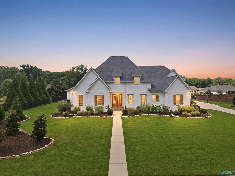 1st image of 302 Meadow Way