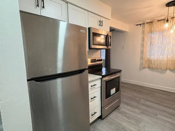 3150 Peter St, Windsor, ON